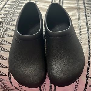 Croc on the clock work slip on